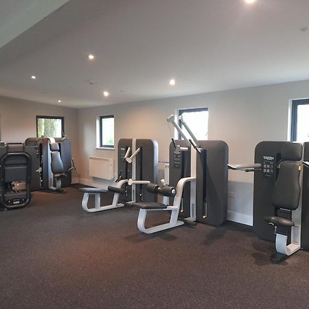 Crow'S Nest Penthouse Apartment With Free Spa Access Somerford Keynes Exterior photo